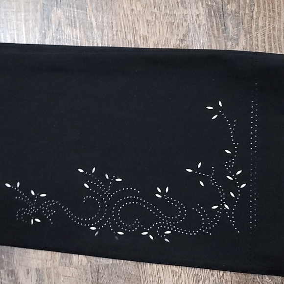 Gently Loved women's dress style pant with beautiful artwork cut out by Talbot - Picture 10 of 15